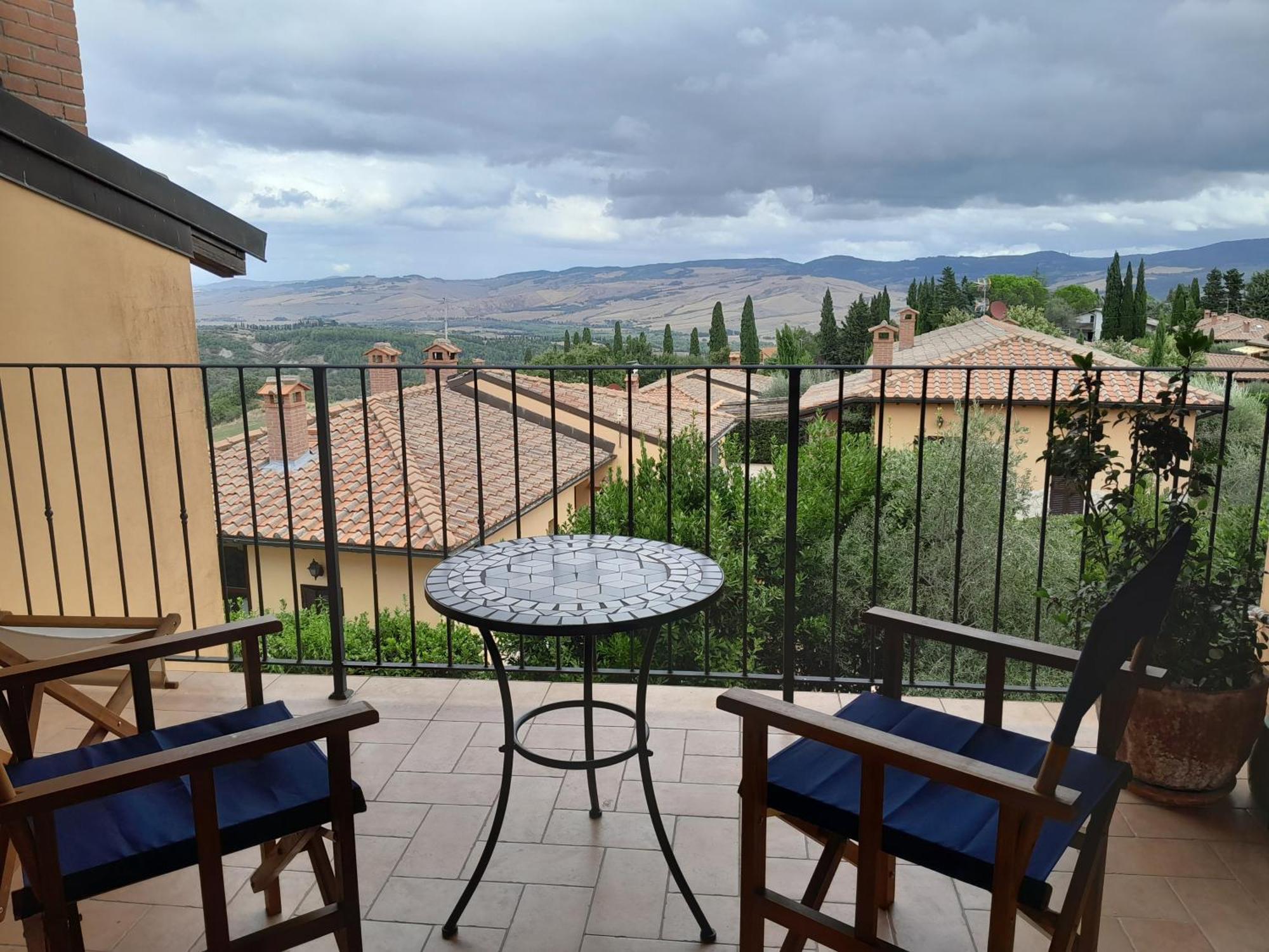 Finestra Della Val D'Orcia Apartment Contignano Luaran gambar