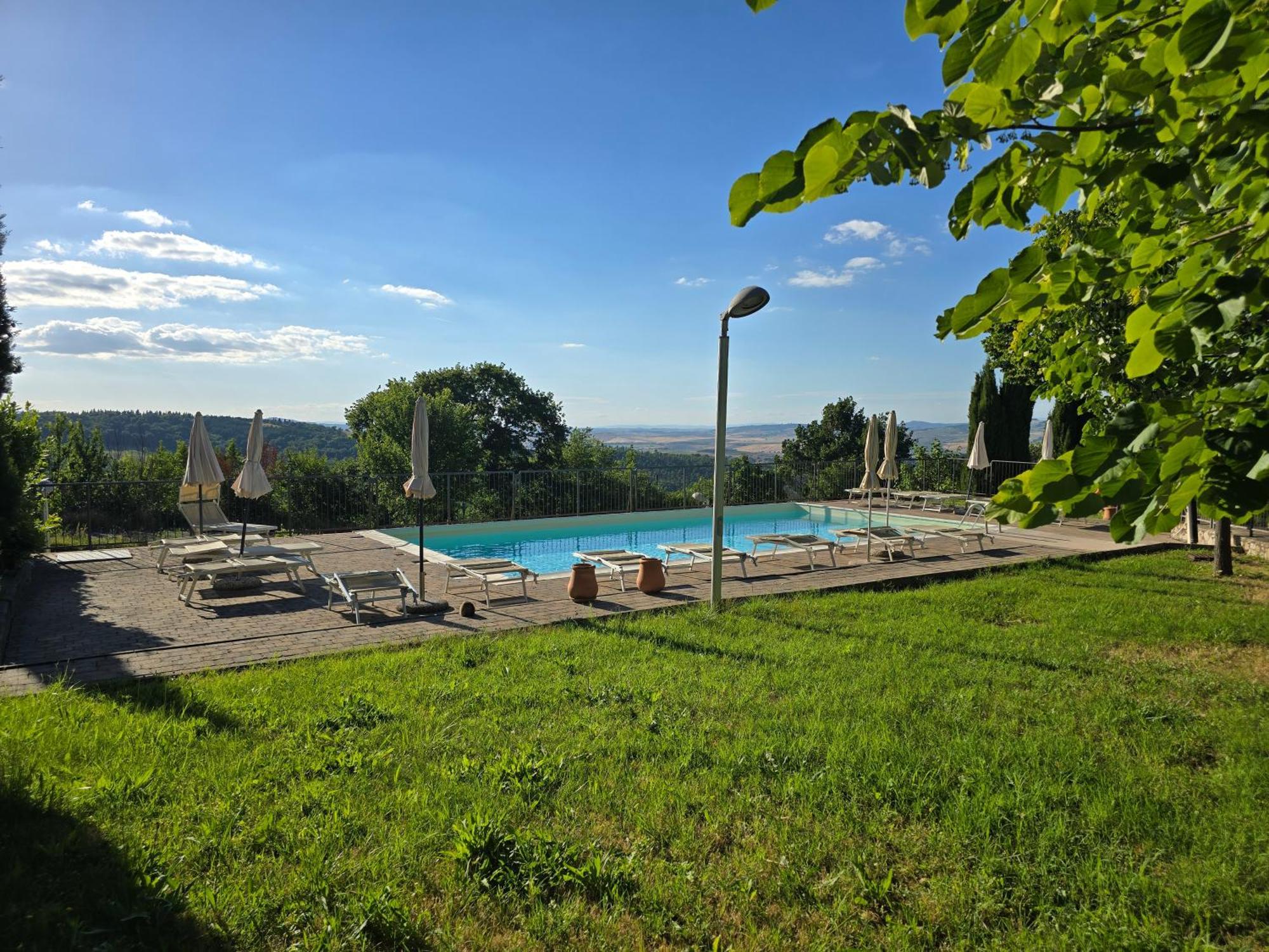 Finestra Della Val D'Orcia Apartment Contignano Luaran gambar