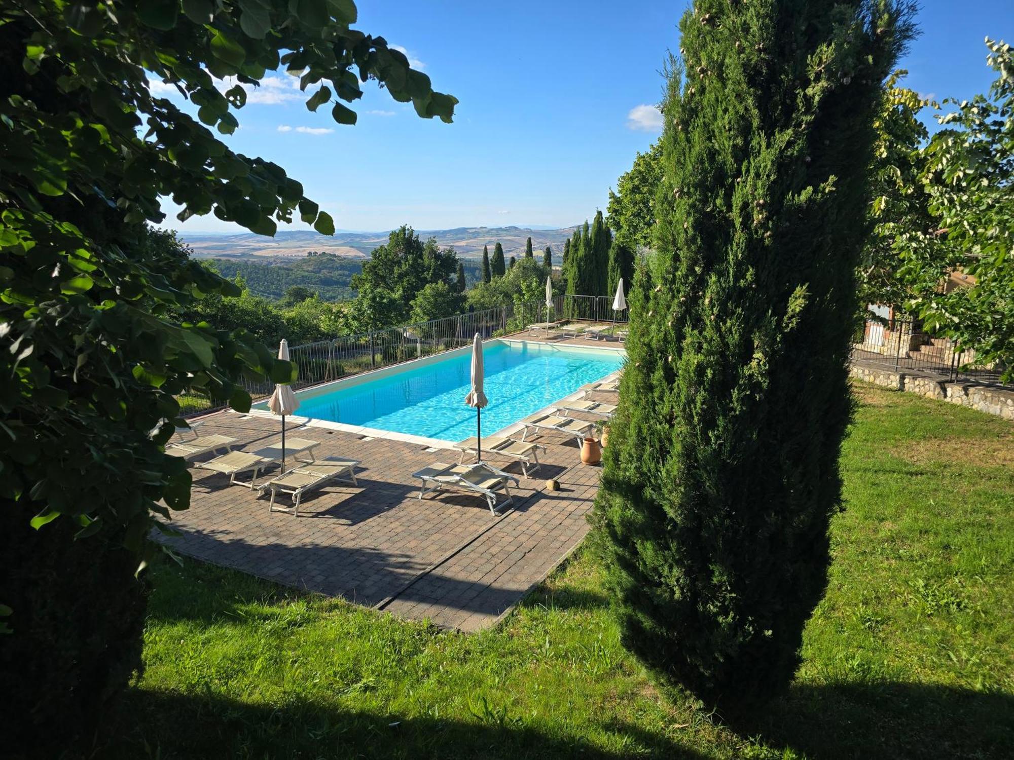 Finestra Della Val D'Orcia Apartment Contignano Luaran gambar