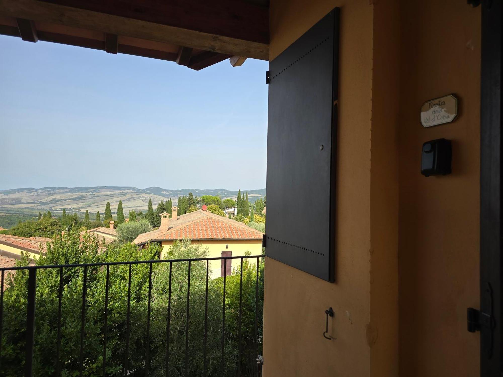 Finestra Della Val D'Orcia Apartment Contignano Luaran gambar