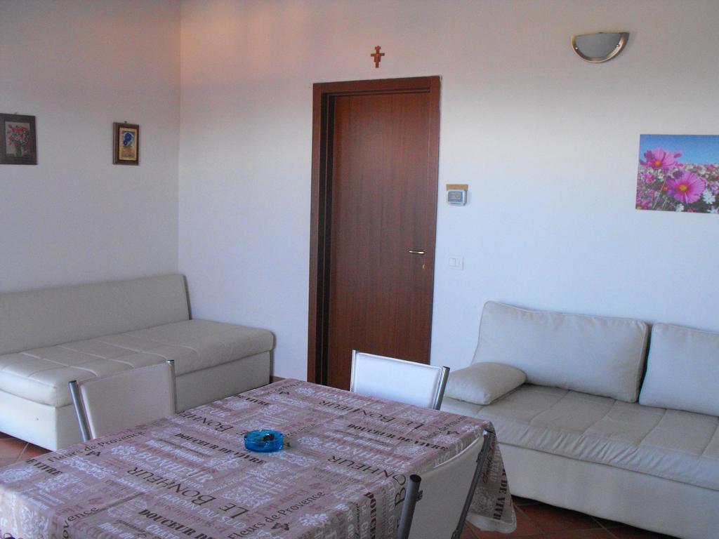 Finestra Della Val D'Orcia Apartment Contignano Luaran gambar